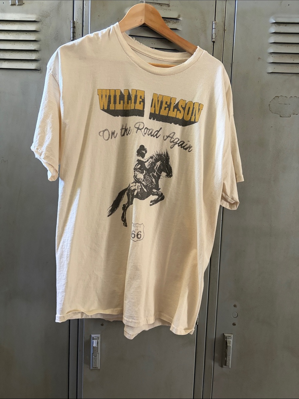 Oversized Willie Nelson Cream Graphic Tee - 'On the Road Again'